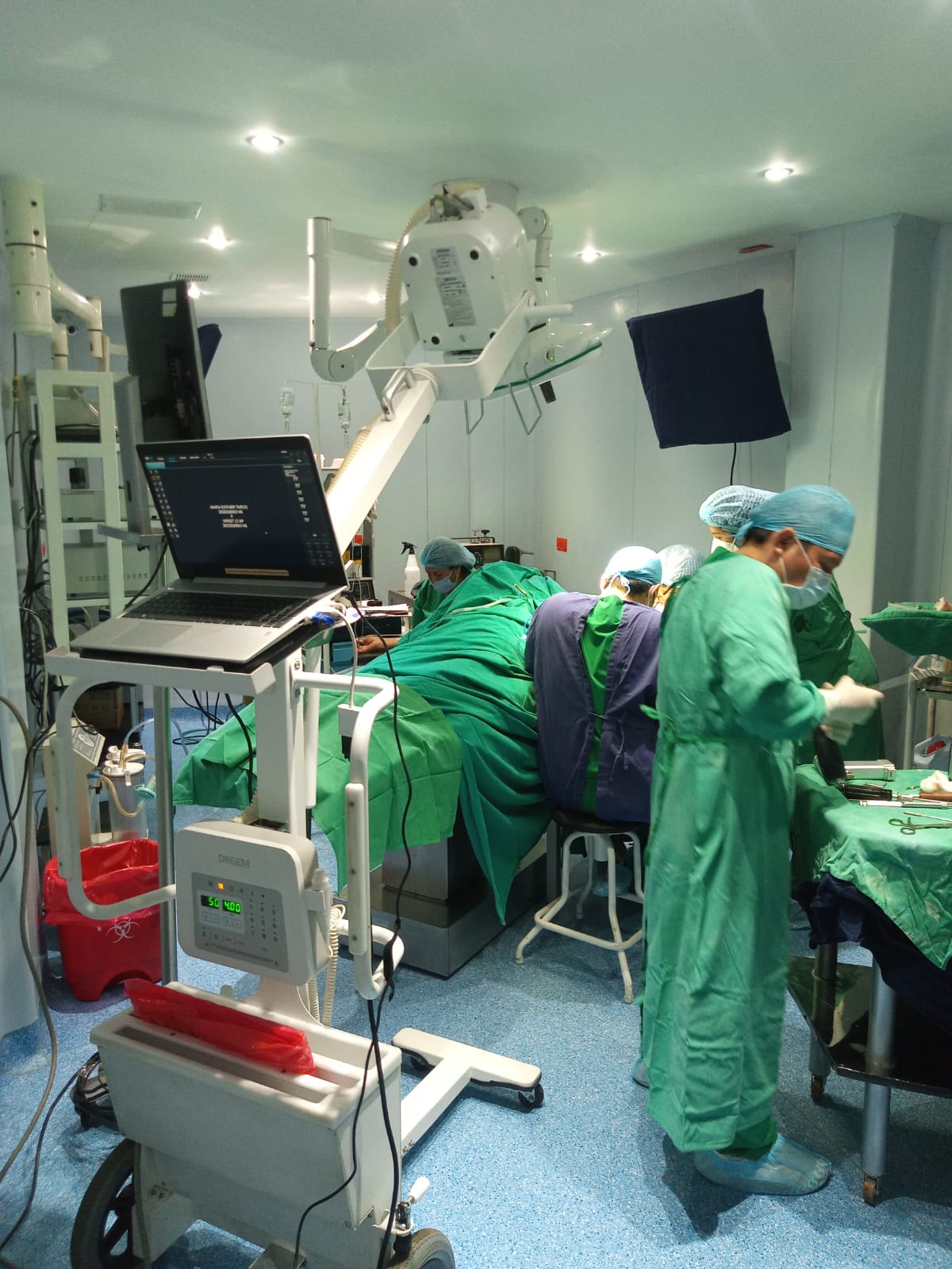 Equipo DRGEM JADE-40 en sala de hospital